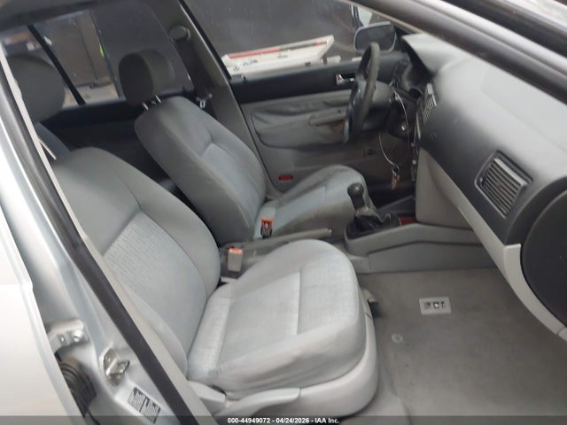 44949072 :رقم المزاد ، 9BWFL61J164007106 vin ، 2006 Volkswagen Golf Gl 2.0l مزاد بيع