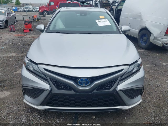 2024 Toyota Camry Hybrid Xse მანქანა იყიდება აუქციონზე, vin: 4T1K31AK7RU629147, აუქციონის ნომერი: 44949091