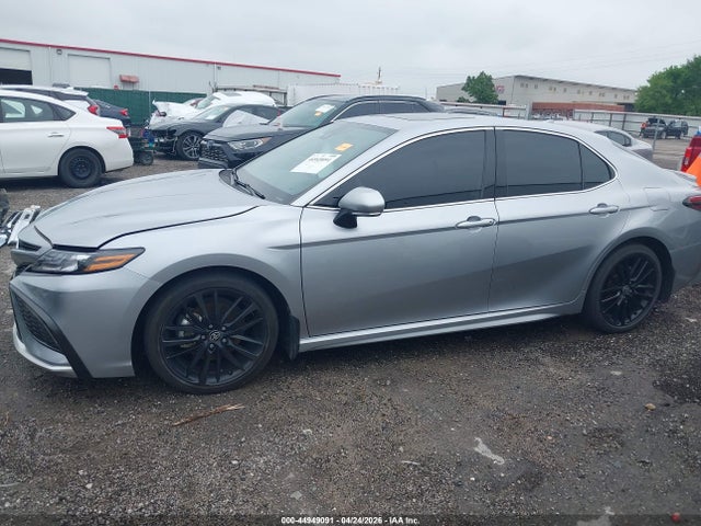 2024 Toyota Camry Hybrid Xse მანქანა იყიდება აუქციონზე, vin: 4T1K31AK7RU629147, აუქციონის ნომერი: 44949091