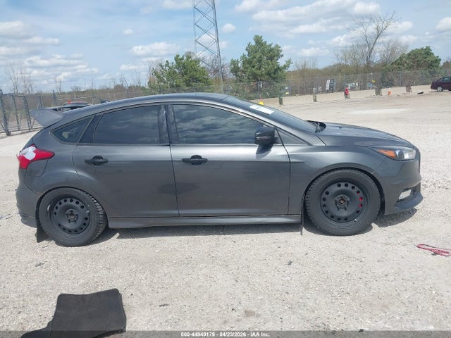 44949179 :رقم المزاد ، 1FADP3L94GL235833 vin ، 2016 Ford Focus St مزاد بيع