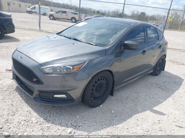 44949179 :رقم المزاد ، 1FADP3L94GL235833 vin ، 2016 Ford Focus St مزاد بيع