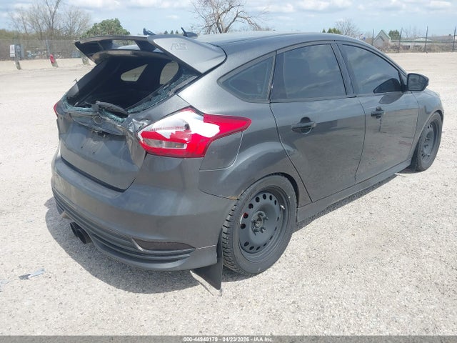 44949179 :رقم المزاد ، 1FADP3L94GL235833 vin ، 2016 Ford Focus St مزاد بيع