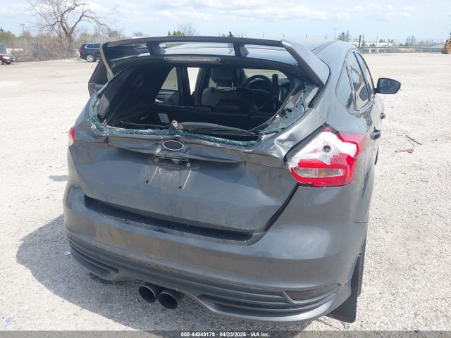 44949179 :رقم المزاد ، 1FADP3L94GL235833 vin ، 2016 Ford Focus St مزاد بيع