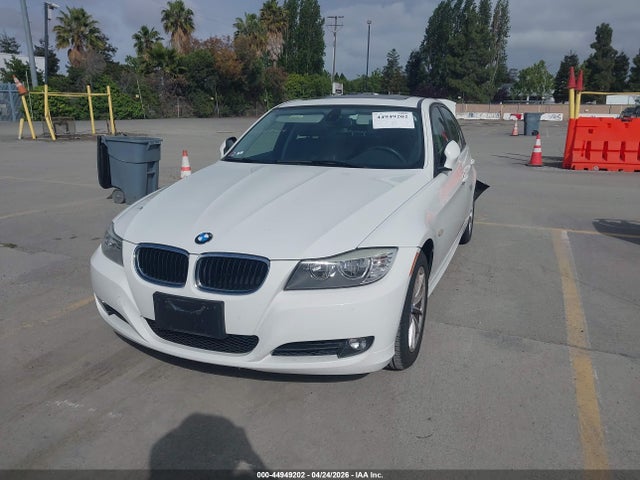 44949202 :رقم المزاد ، WBAPH7G55ANM52884 vin ، 2010 Bmw 328i مزاد بيع