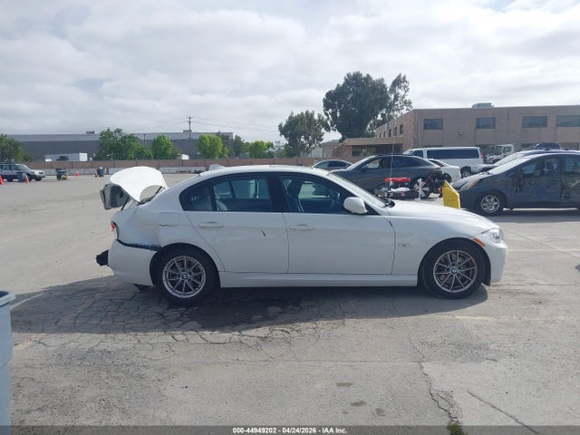 44949202 :رقم المزاد ، WBAPH7G55ANM52884 vin ، 2010 Bmw 328i مزاد بيع