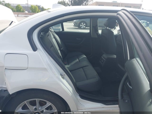 44949202 :رقم المزاد ، WBAPH7G55ANM52884 vin ، 2010 Bmw 328i مزاد بيع