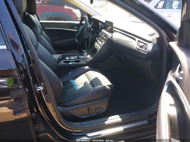 KMTG34TA6NU093870 Genesis G70 2.0t Rwd