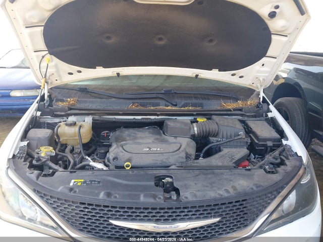 Продаж на аукціоні авто 2018 Chrysler Pacifica Touring L, vin: 2C4RC1BGXJR144046, номер лоту: 44949244
