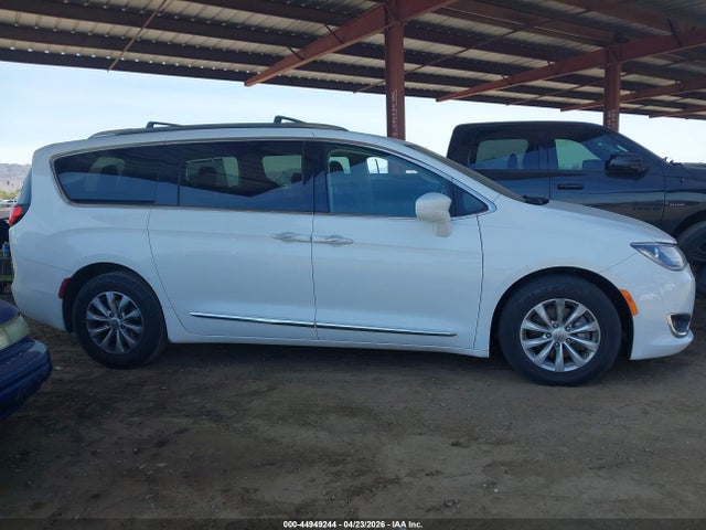 Продаж на аукціоні авто 2018 Chrysler Pacifica Touring L, vin: 2C4RC1BGXJR144046, номер лоту: 44949244