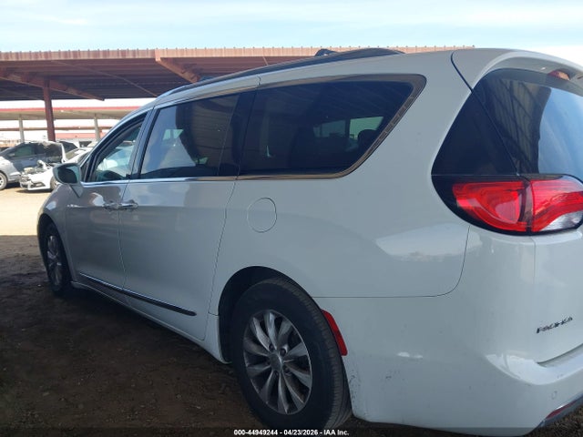 Продаж на аукціоні авто 2018 Chrysler Pacifica Touring L, vin: 2C4RC1BGXJR144046, номер лоту: 44949244