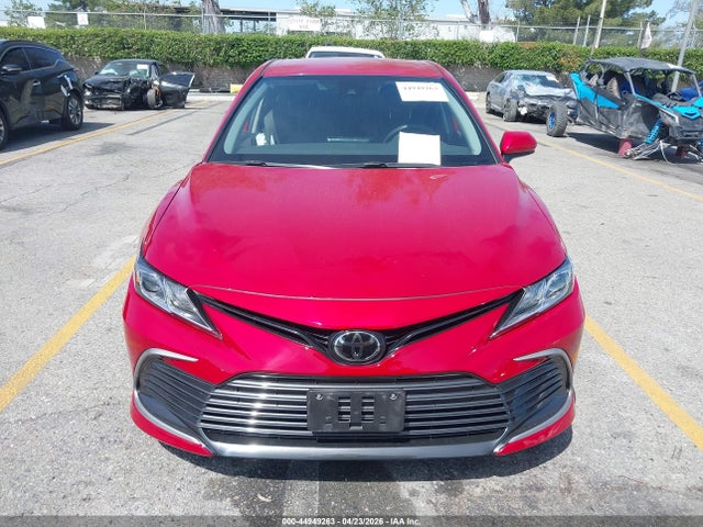 44949263 :رقم المزاد ، 4T1C11AK7PU097289 vin ، 2023 Toyota Camry Le مزاد بيع