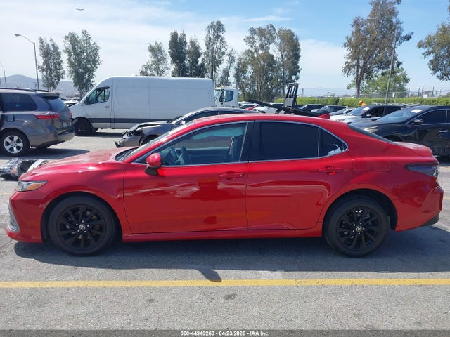 44949263 :رقم المزاد ، 4T1C11AK7PU097289 vin ، 2023 Toyota Camry Le مزاد بيع