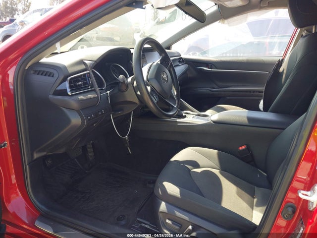 44949263 :رقم المزاد ، 4T1C11AK7PU097289 vin ، 2023 Toyota Camry Le مزاد بيع