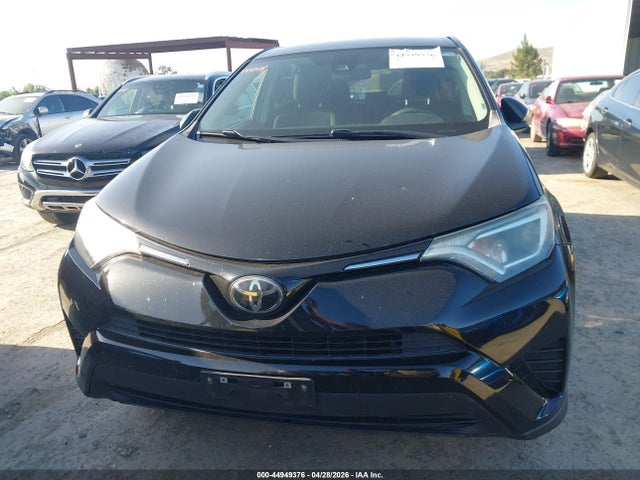 Toyota RAV4 LE 2018 2T3ZFREV7JW425310 Image 12