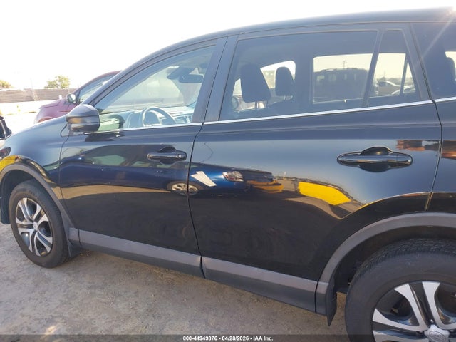 Toyota RAV4 LE 2018 2T3ZFREV7JW425310 Image 14