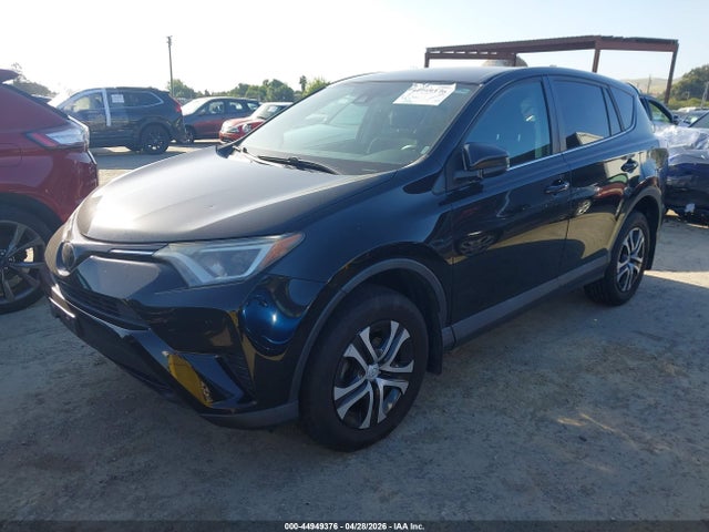 Toyota RAV4 LE 2018 2T3ZFREV7JW425310 Image 2