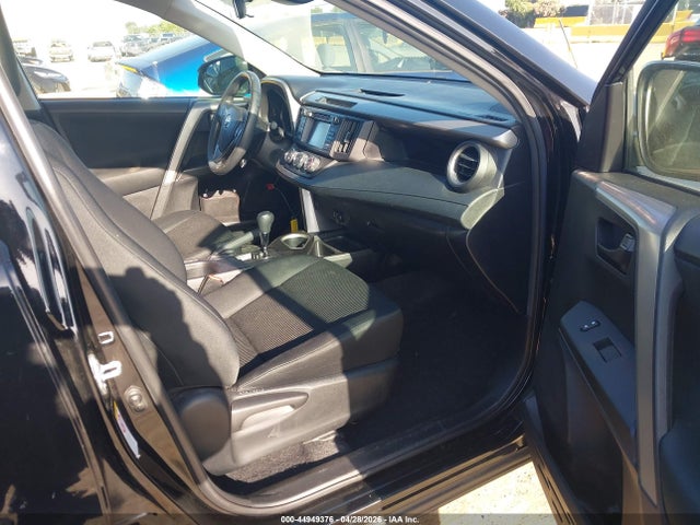 Toyota RAV4 LE 2018 2T3ZFREV7JW425310 Image 5