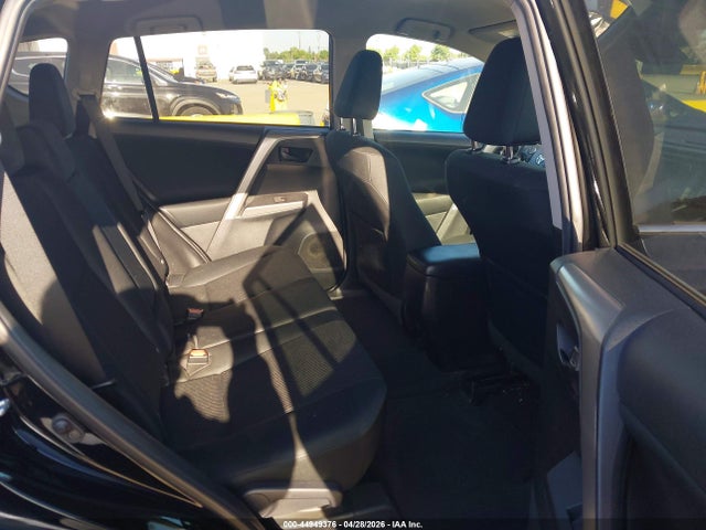 Toyota RAV4 LE 2018 2T3ZFREV7JW425310 Image 8