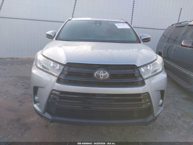 2018 Toyota Highlander Se მანქანა იყიდება აუქციონზე, vin: 5TDKZRFH8JS534233, აუქციონის ნომერი: 44949443