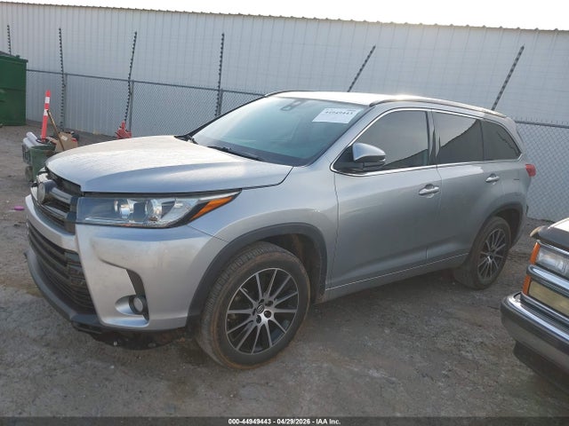 2018 Toyota Highlander Se მანქანა იყიდება აუქციონზე, vin: 5TDKZRFH8JS534233, აუქციონის ნომერი: 44949443