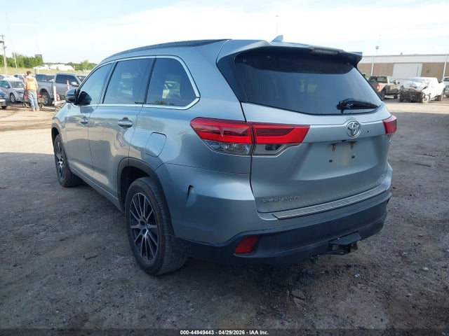 2018 Toyota Highlander Se მანქანა იყიდება აუქციონზე, vin: 5TDKZRFH8JS534233, აუქციონის ნომერი: 44949443