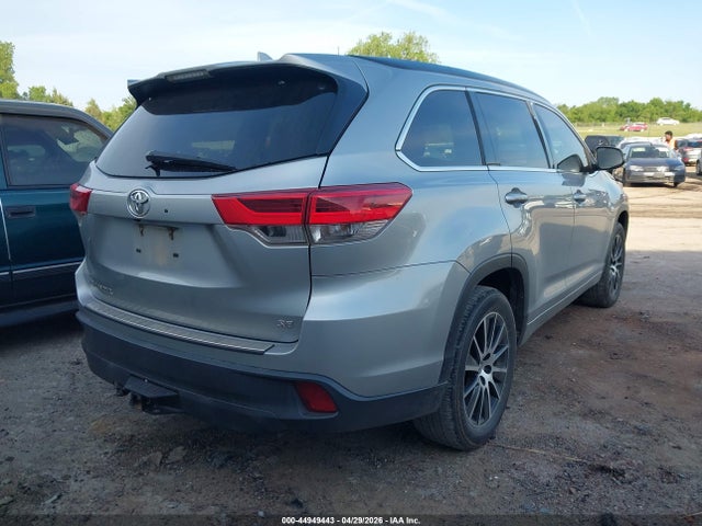 2018 Toyota Highlander Se მანქანა იყიდება აუქციონზე, vin: 5TDKZRFH8JS534233, აუქციონის ნომერი: 44949443