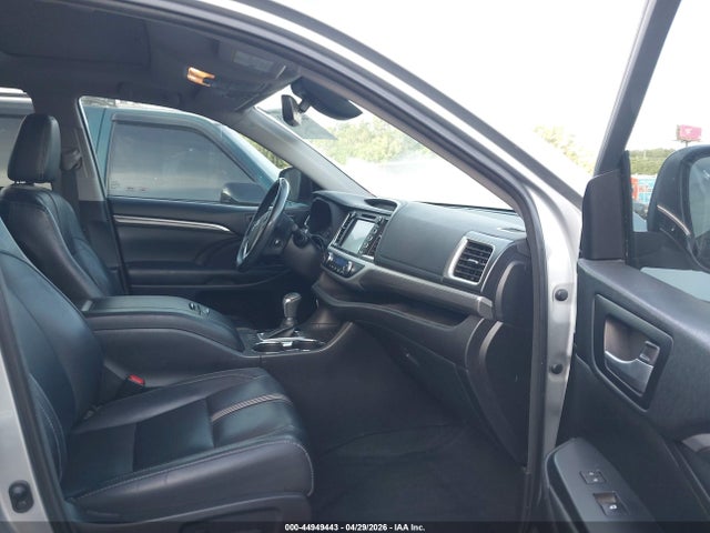 2018 Toyota Highlander Se მანქანა იყიდება აუქციონზე, vin: 5TDKZRFH8JS534233, აუქციონის ნომერი: 44949443