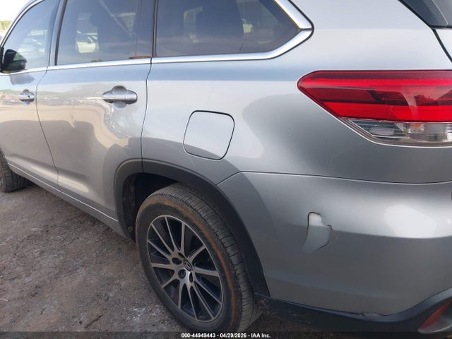 2018 Toyota Highlander Se მანქანა იყიდება აუქციონზე, vin: 5TDKZRFH8JS534233, აუქციონის ნომერი: 44949443