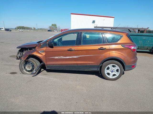 44949452 :رقم المزاد ، 1FMCU0F77HUA50593 vin ، 2017 Ford Escape S مزاد بيع