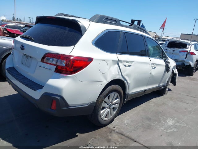 4S4BSABC6K3384119 Subaru Outback 2.5i