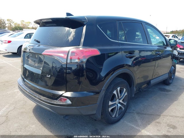 Toyota RAV4 LE 2018 2T3ZFREV4JW465537 Image 4