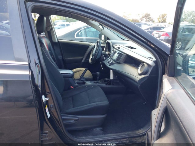Toyota RAV4 LE 2018 2T3ZFREV4JW465537 Image 5