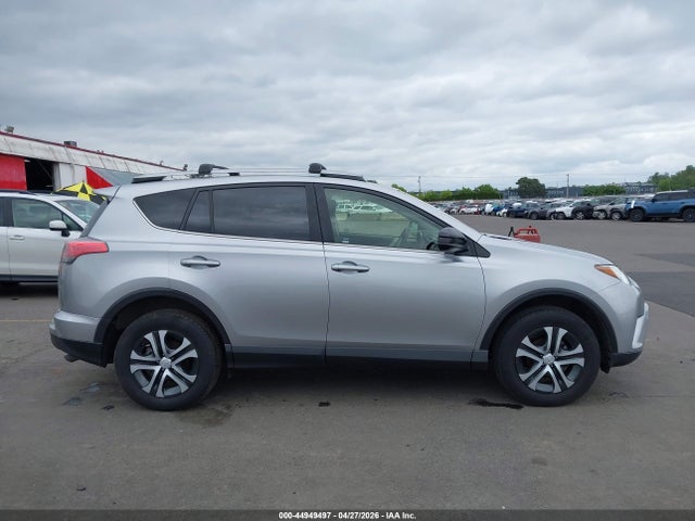 JTMBFREV0JJ206253 Toyota RAV4 LE