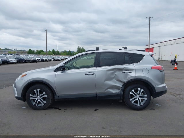 JTMBFREV0JJ206253 Toyota RAV4 LE