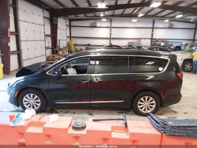 Aukcja sprzedaży 2017 Chrysler Pacifica Touring-l, vin: 2C4RC1BG4HR530150, numer aukcji: 44949517