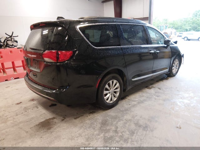 Aukcja sprzedaży 2017 Chrysler Pacifica Touring-l, vin: 2C4RC1BG4HR530150, numer aukcji: 44949517