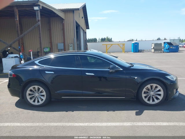 Продажа на аукционе авто 2017 Tesla Model S 60/75, vin: 5YJSA1E12HF201179, номер лота: 44949527