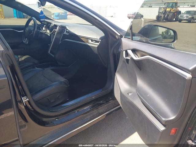 Продажа на аукционе авто 2017 Tesla Model S 60/75, vin: 5YJSA1E12HF201179, номер лота: 44949527