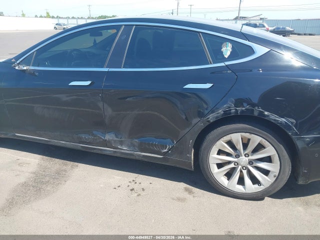 Продажа на аукционе авто 2017 Tesla Model S 60/75, vin: 5YJSA1E12HF201179, номер лота: 44949527