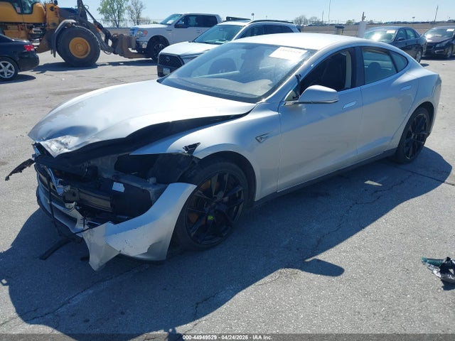 44949529 :رقم المزاد ، 5YJSA1CN6DFP23149 vin ، 2013 Tesla Model S مزاد بيع