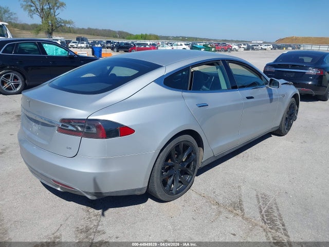 44949529 :رقم المزاد ، 5YJSA1CN6DFP23149 vin ، 2013 Tesla Model S مزاد بيع