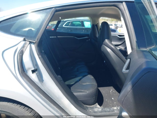 44949529 :رقم المزاد ، 5YJSA1CN6DFP23149 vin ، 2013 Tesla Model S مزاد بيع