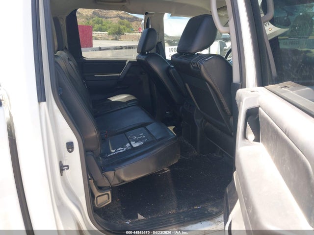 44949570 :رقم المزاد ، 1N6AA0ED6EN514326 vin ، 2014 Nissan Titan Sl مزاد بيع