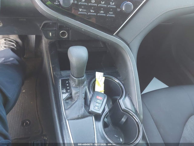 4T1B11HK6JU082503 Toyota CAMRY LE