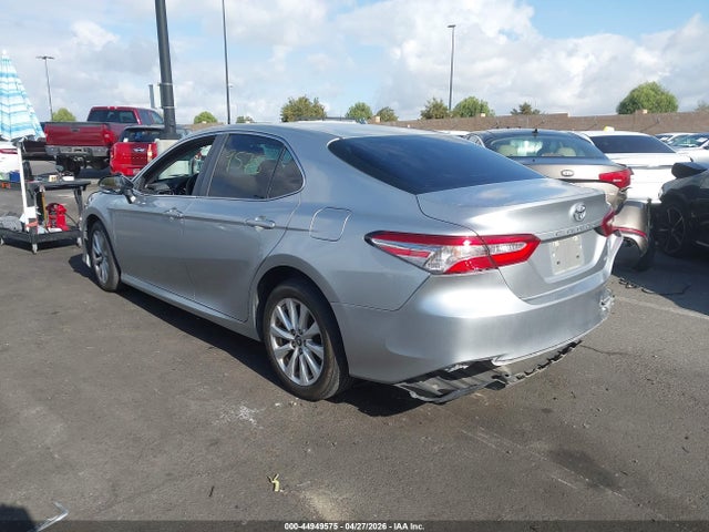 4T1B11HK6JU082503 Toyota CAMRY LE