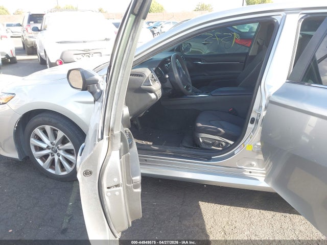 4T1B11HK6JU082503 Toyota CAMRY LE