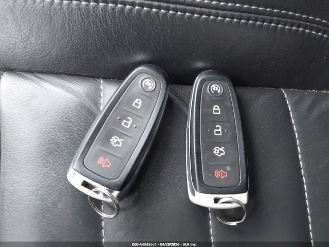 44949581 :رقم المزاد ، 1FMCU9J98GUC63564 vin ، 2016 Ford Escape Titanium مزاد بيع