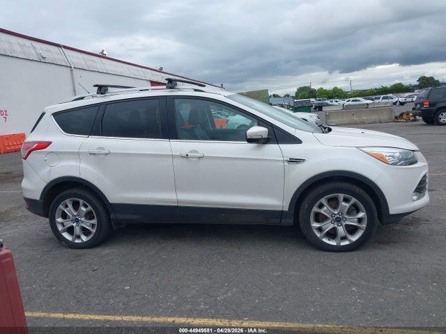44949581 :رقم المزاد ، 1FMCU9J98GUC63564 vin ، 2016 Ford Escape Titanium مزاد بيع