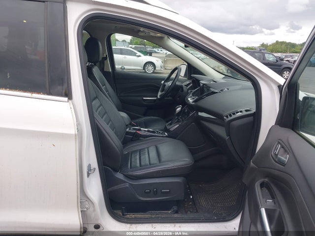 44949581 :رقم المزاد ، 1FMCU9J98GUC63564 vin ، 2016 Ford Escape Titanium مزاد بيع