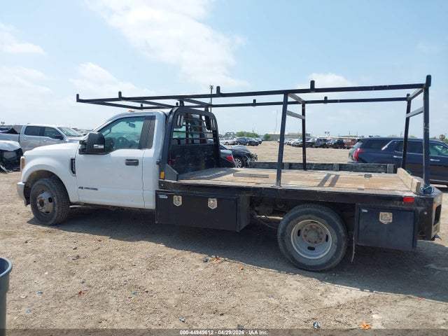 Ford F-350 Chassis Xl 2018 1FDRF3GTXJEC66584 Image 15